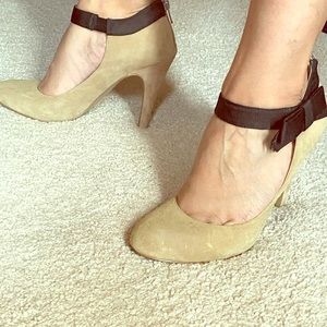 Suede Nine West shoes